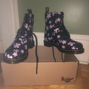 Doc Martens Floral air wave BRAND NEW